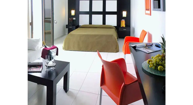 Трёхместный номер Standard с балконом Hotel Admeto