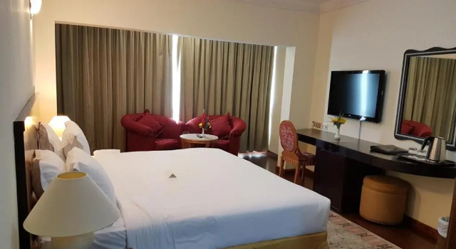 Люкс Al Jawhara Metro Hotel