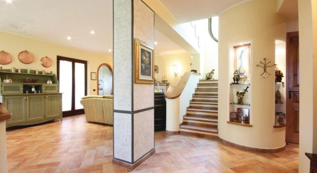 Villa Francesca, Book Villa Roccagloriosa 