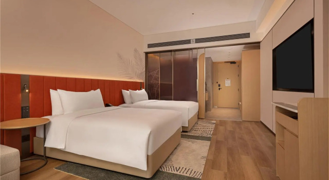 Двухместный номер Deluxe с видом на горы Hilton Garden Inn Maoming Xinyi
