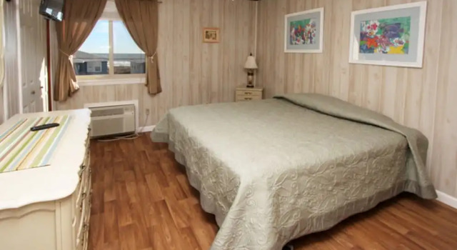 A Place at the Beach I by Elliott Beach Rentals, Забронировать Отель Отели Норт-Миртл-Бич с парковкой, рядом с Заповедник Расселл-Берджесс-Костал, Парковка