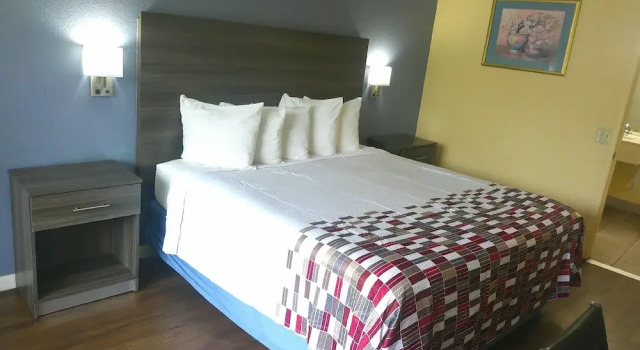 Номер Superior Red Roof Inn Hampton Coliseum