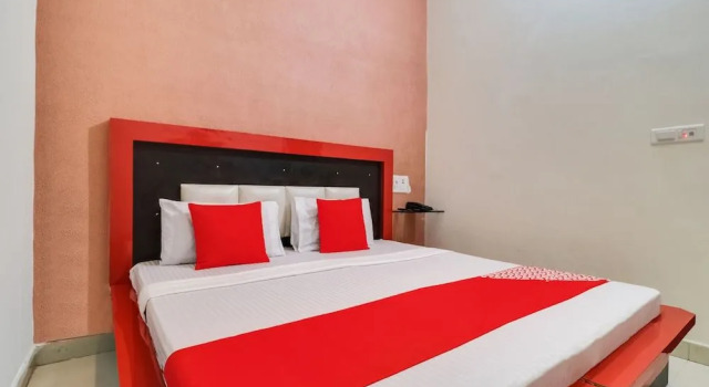 Oyo 49824 Dhingra Guest House, Varaa Matkakoti Sirsa Haryana
