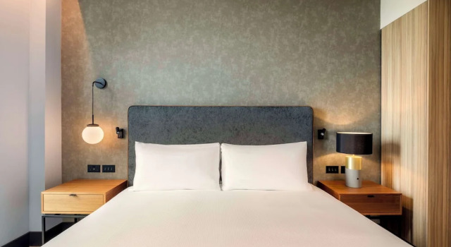 Двухместный номер Hilton Woking