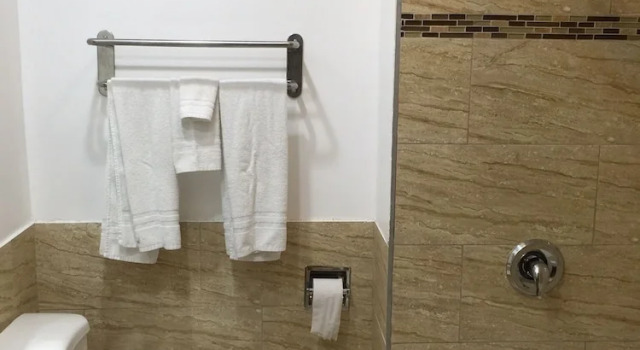 Четырёхместный номер Standard Crenshaw Inn Motel