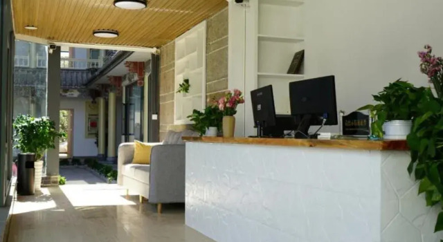 Cat Whisper Inn（Dali Old Town South Gate Branch）, Book Hotel Hoteller i da med parkering, Parkering
