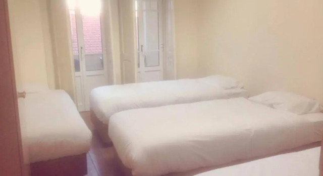 LisBangla Guest House, Забронировать Гостевой дом Гостевые дома Лиссабона, рядом с Ареэйру, Гостевой дом