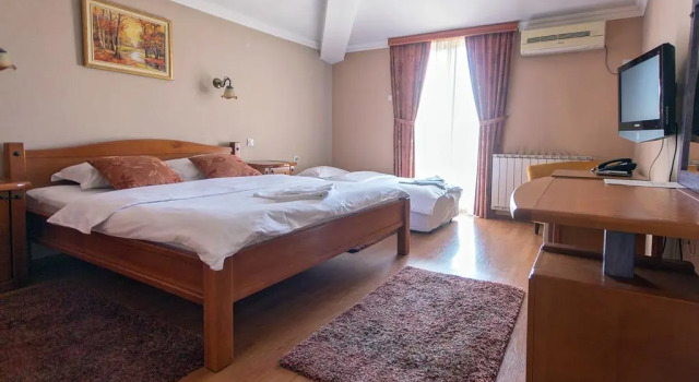 Hotel Holiday