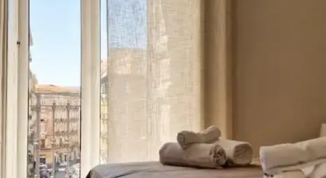 Nerisa home, Забронировать Гостевой дом Отели Неаполя с парковкой, рядом с Кафедральный собор Неаполя, Парковка