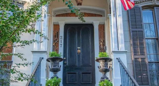 Justine Inn Savannah, Забронировать Отель «постель и завтрак» Саванна Джорджия