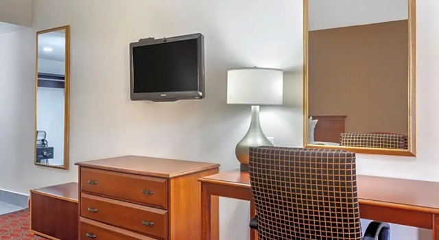 Четырёхместный люкс Quality Inn & Suites Goodyear - Phoenix West