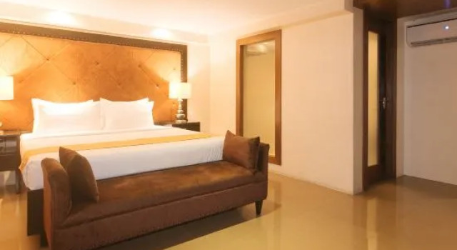 Номер Deluxe OYO 1235 Palette Torre Venezia Suites