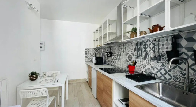 Апартаменты DnN - Modern chic 1BR # minutes to center Thiers # Wifi, free Netflix and Parking