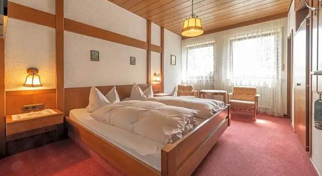 Gasthaus Sponsel, Varaa Hotelli Wiesenttal-Muggendorf Saksa