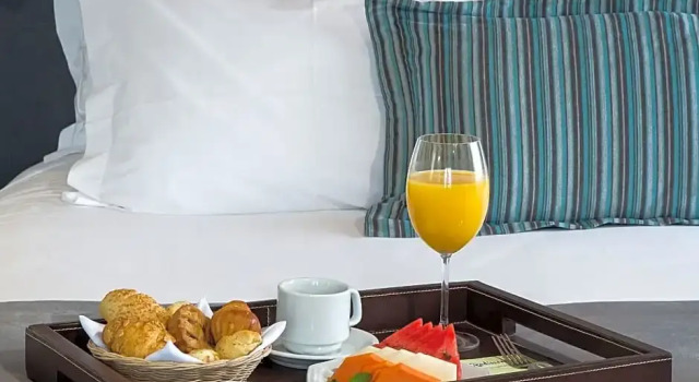 Номер Standard Radisson Blu Toronto Downtown