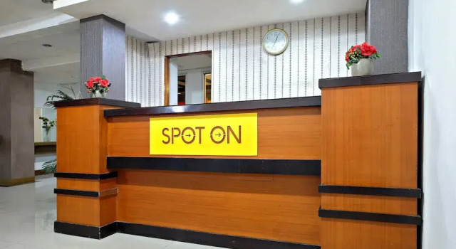 Spot On 2661 Wisma Maysara Makassar, Book Hotel Hotels in Sulawesi with Parking, Parking