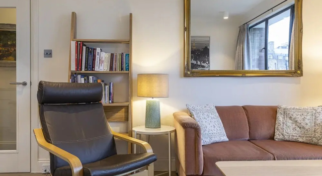 Modern 2BR flat minutes from Kensington Gardens
