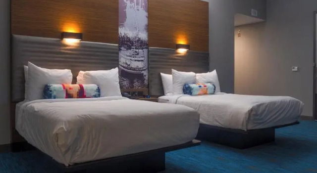 Четырёхместный номер Standard Aloft by Marriott Corpus Christi