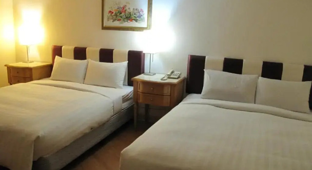Четырёхместный номер Deluxe 高第商旅 Gaudi Hotel