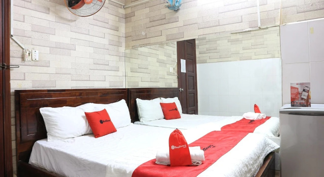 Номер Standard RedDoorz @ Cong Hoa Street