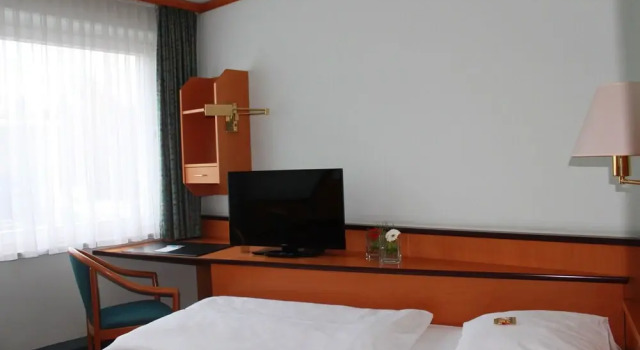 Airport & Seminarhotel, Забронировать Отель Ной-Изенбург земля Гессен