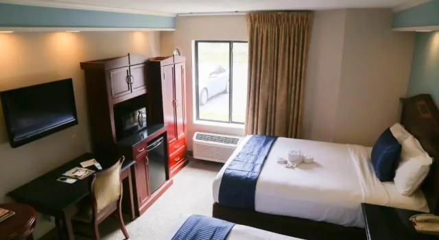 Четырёхместный номер Standard Destiny Palms Hotel