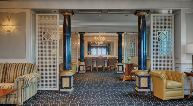 Двухместный люкс Presidential с балконом и с видом на море Sheraton Club des Pins Resort