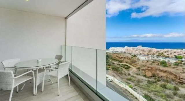 Ocean Garden 2BR Apartment Heated Pool Parking, Забронировать Апартаменты/квартира Апартаменты Адехе, Апартаменты/квартира