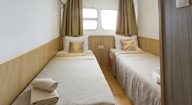 Compass River City Boatel, Buchen Sie Hotel Fontana Zentralserbien