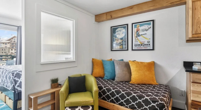 Blue Mesa Lodge 20B by Avantstay Prime Ski Access Condo Steps to Gondola, Lifts, & Dining, Buchen Sie Ferienwohnung Hotels in Telluride ski mit Parkplatz, Parkplätze