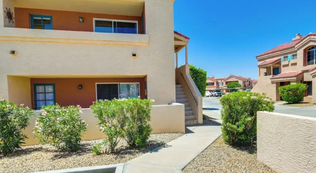 Walk to Rotary Park: Lake Havasu City Condo, Забронировать Отель Лейк-Хавасу-Сити штат Аризона, рядом с Grace Arts Live