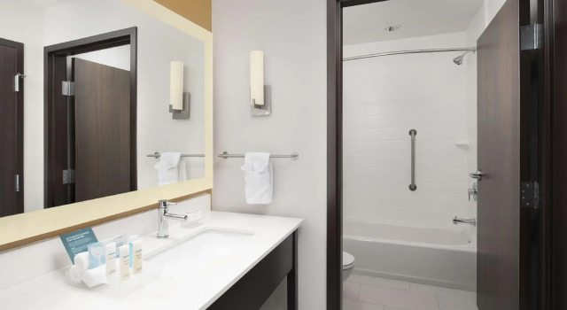 Четырёхместная студия Homewood Suites By Hilton Kansas City Speedway