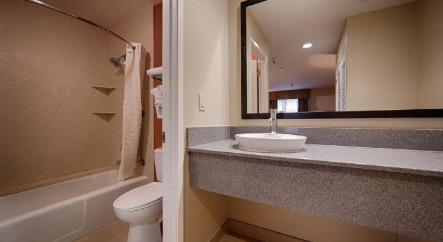 Полулюкс Best Western Plus Inn Scotts Valley