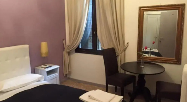 Residenza Quaggio Ca Grimani, Забронировать Отель Отели Венеции с завтраком, рядом с Церковь Святого Георгия Великого, Завтраки