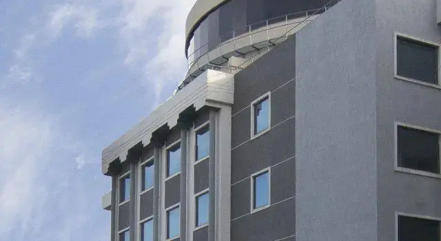 Полулюкс Lemon Tree Hotel, Banjara Hills, Hyderabad