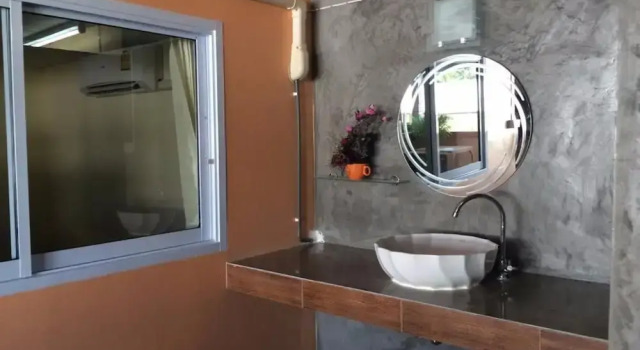 Кровать в общем номере с балконом Phangan Barsay Hostel