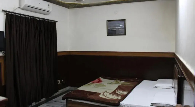 Hotel Ajay International, Забронировать Отель Агра штат Уттар-Прадеш, рядом с Mankameshwar Temple