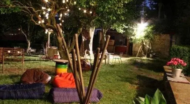 Roots&Boots Singular Hostel, Забронировать Хостел Хостелы Сантьяго-де-Компостелы, рядом с Estatua a Ramón María del Valle-Inclán, Хостел