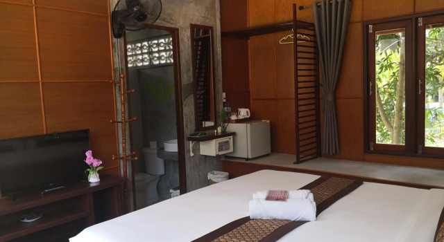 Baan Suan Rim Klong