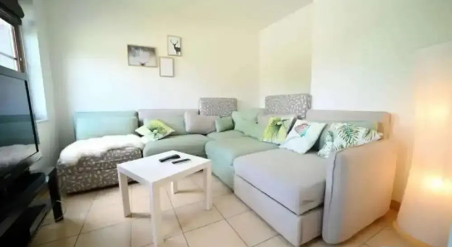 For a Leisurely and Laidback Experience, a Lovely Holiday Home to Keep you Warm, Забронировать Дом для отпуска Отели Дюрбюи с парковкой, рядом с Durbuy Christmas Market, Парковка