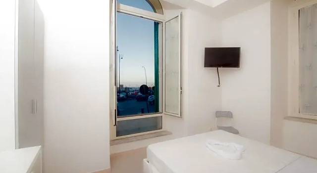 B&B Lungomare, Забронировать Отель «постель и завтрак» Позиллипо Неаполь, рядом с Mergellina Metro Station