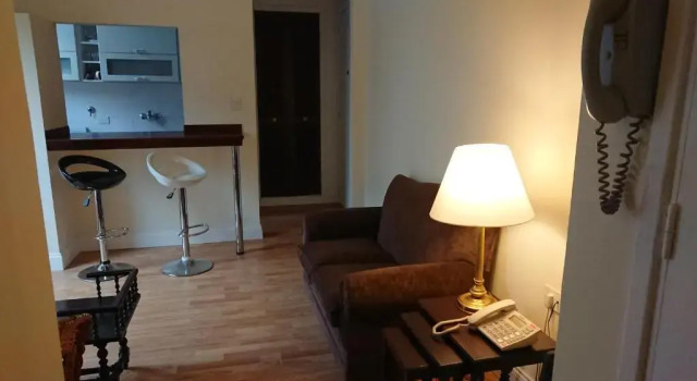 Excelente departamento con balcón a la calle sobre avenida, Rezerwuj Hotel San Telmo Buenos Aires