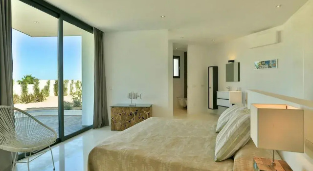 Modern Holiday Home With Vast Terracing