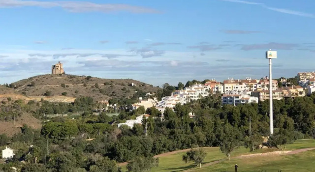 Апартаменты Apartment - Sleeps 4 - Parking - Garden - Pool