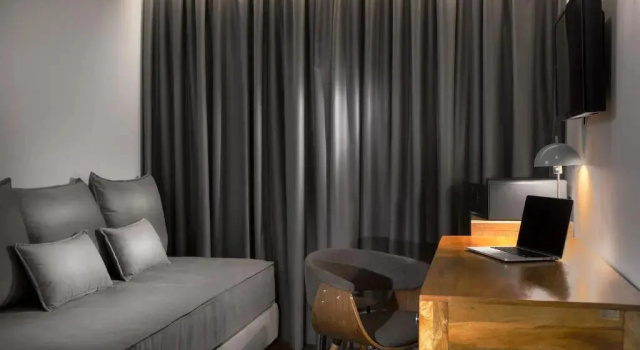 Полулюкс с балконом и с видом на город 360Degrees Pop Art Hotel