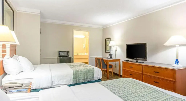 Standard Vierer Zimmer Rodeway Inn