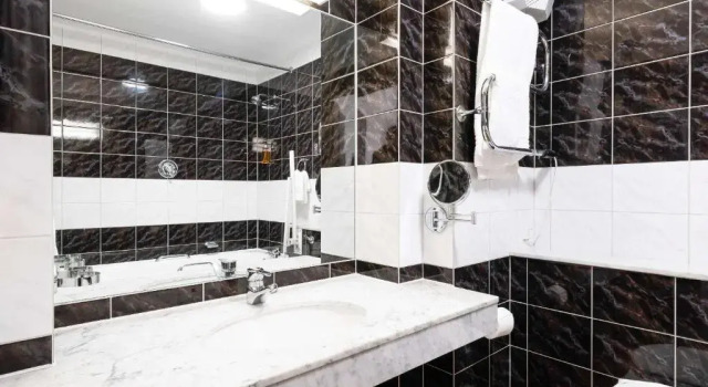 Семейный номер Standard Cedar Court Bradford Hotel