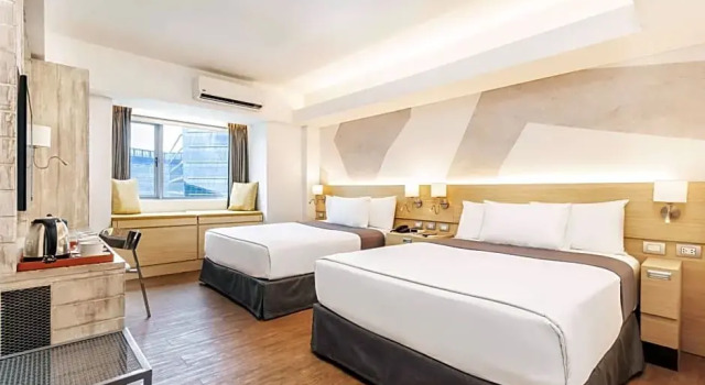 Номер Standard с видом на город TRYP by Wyndham Mall of Asia Manila