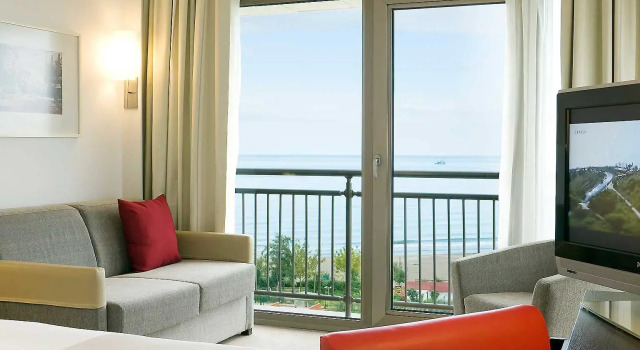 Двухместный номер Superior с видом на море Novotel Trabzon