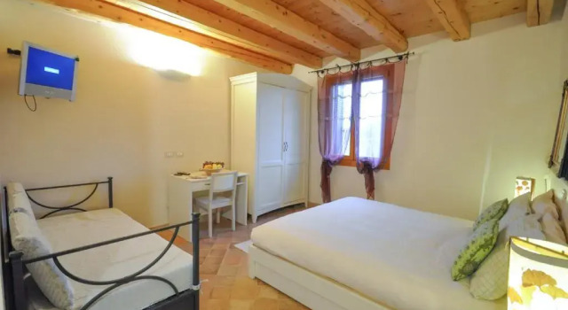 Agriturismo Monte degli Aromi, Забронировать Отель Виллага 